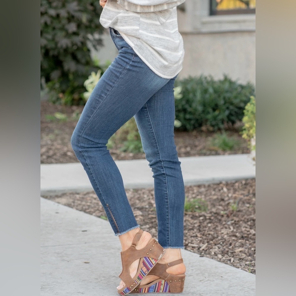 Judy Blue Women’s BAY CITY SLIT HEM HIGH RISE SKINNY Jeans Pants Trousers 9/29 - Picture 3 of 16